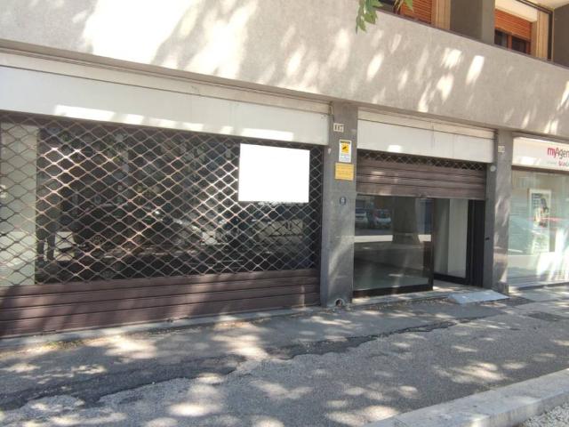Locale Commerciale in affitto a Puglia, Foggia