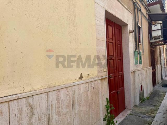 Locale Commerciale in affitto a Puglia, Foggia