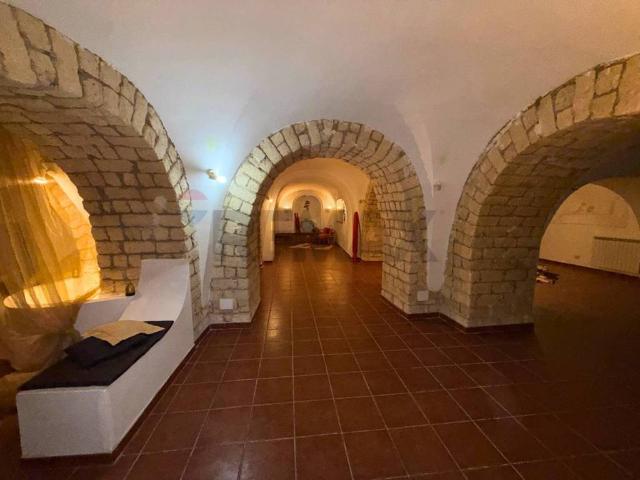 Locale Commerciale in affitto a Puglia, Foggia