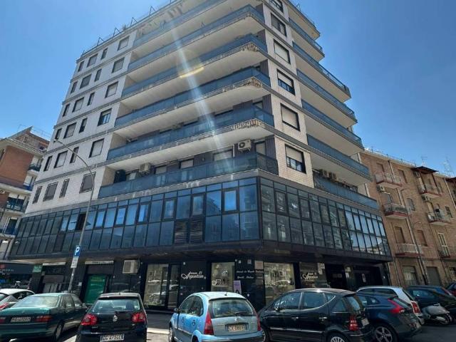 Locale Commerciale in affitto a Puglia, Foggia
