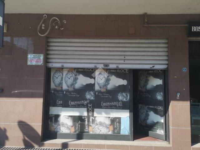 Locale Commerciale in affitto a Puglia, Foggia