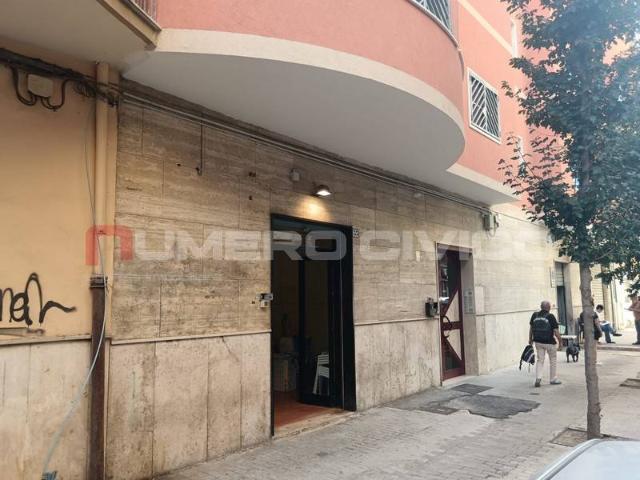 Locale Commerciale in affitto a Puglia, Foggia