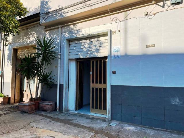 Locale Commerciale in affitto a Puglia, Foggia