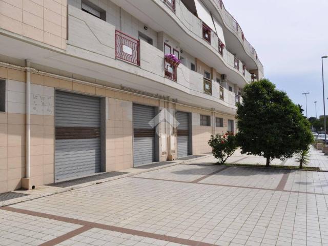 Locale Commerciale in affitto a Puglia, Foggia