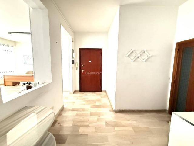 Locale Commerciale in affitto a Puglia, Foggia