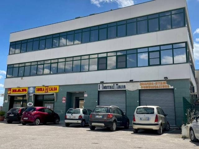 Locale Commerciale in affitto a Puglia, Foggia
