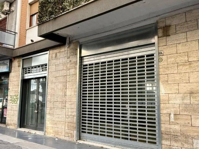 Locale Commerciale in affitto a Puglia, Foggia