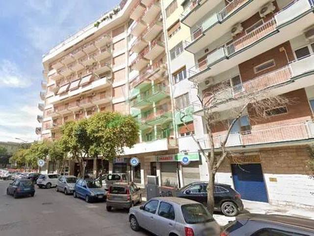 Locale Commerciale in affitto a Puglia, Foggia