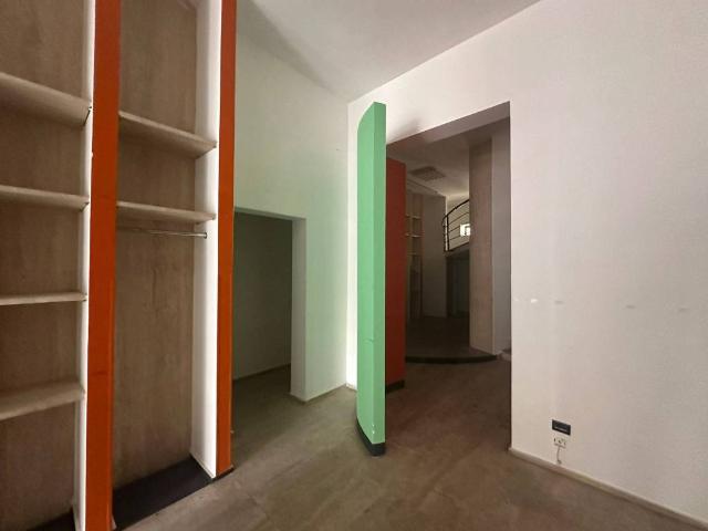 Locale Commerciale in affitto a Puglia, Foggia