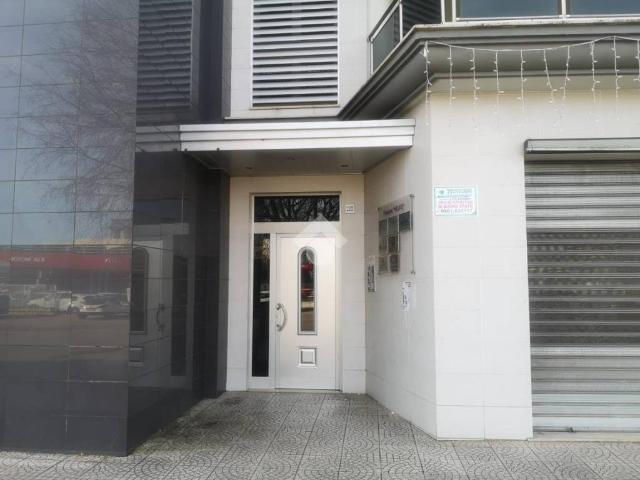 Locale Commerciale in affitto a Puglia, Foggia