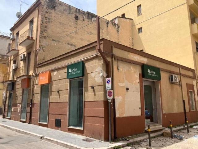 Locale Commerciale in affitto a Puglia, Foggia