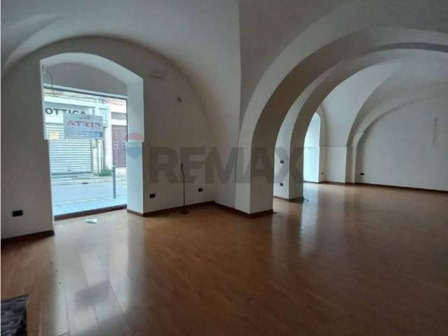 Locale Commerciale in affitto a Puglia, Foggia