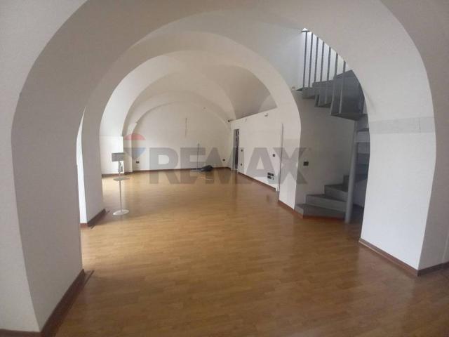 Locale Commerciale in affitto a Puglia, Foggia
