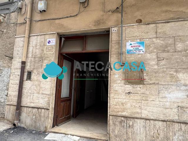 Locale Commerciale in affitto a Puglia, Foggia
