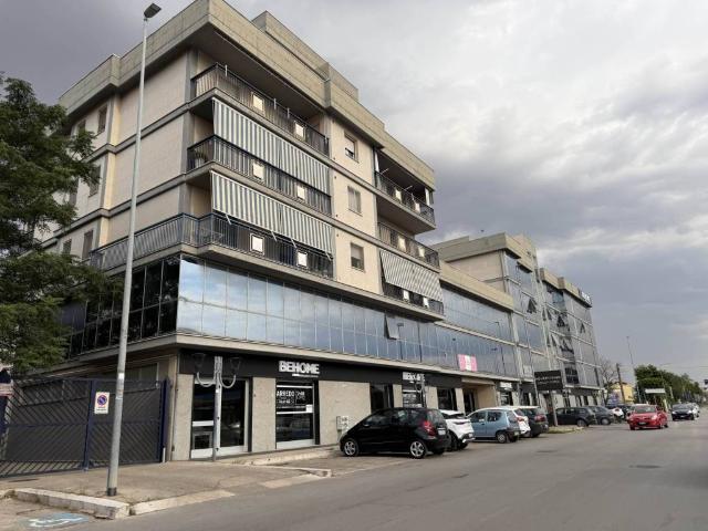 Locale Commerciale in affitto a Puglia, Foggia