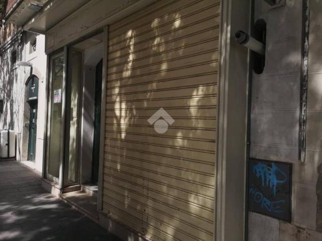 Locale Commerciale in affitto a Puglia, Foggia