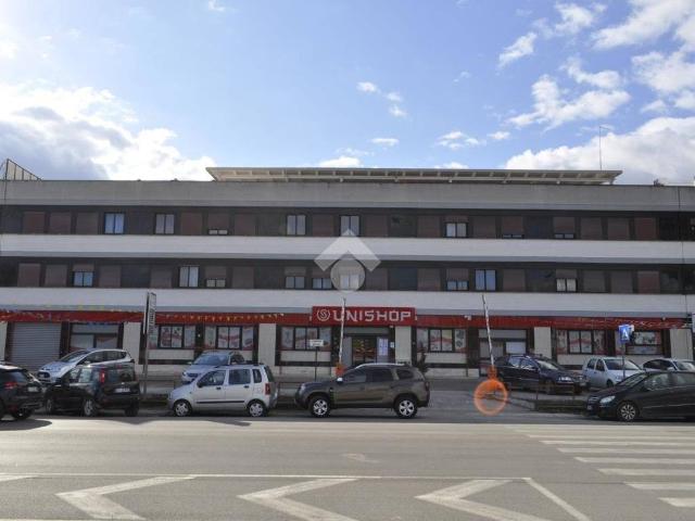 Locale Commerciale in affitto a Puglia, Foggia