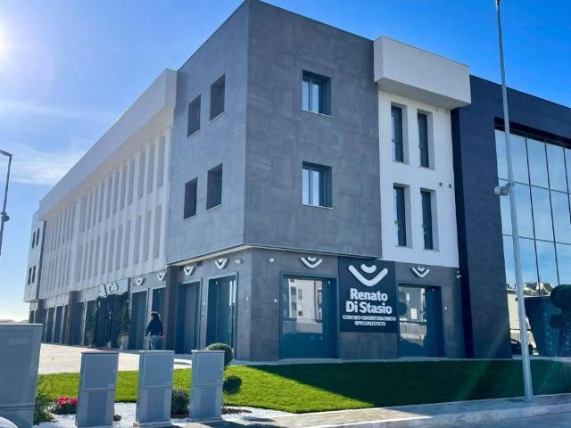 Locale Commerciale in affitto a Puglia, Foggia