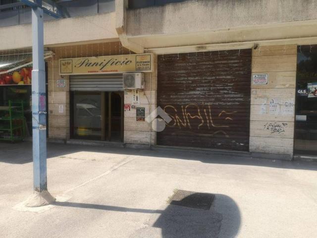 Locale Commerciale in affitto a Puglia, Foggia