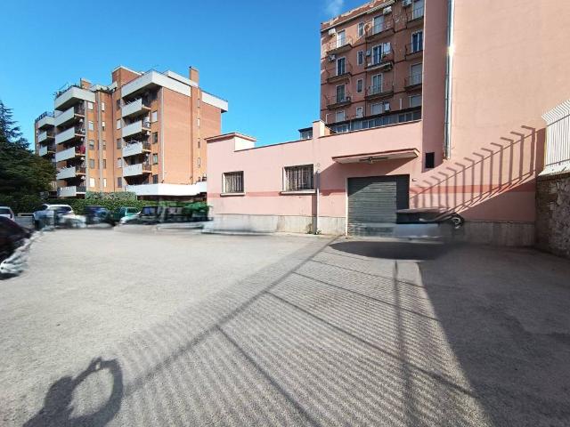 Locale Commerciale in affitto a Puglia, Foggia
