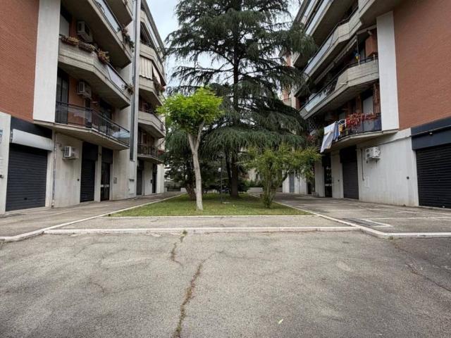 Locale Commerciale in affitto a Puglia, Foggia