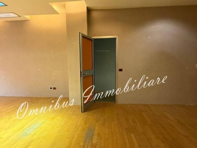 Locale Commerciale in affitto a Puglia, Foggia