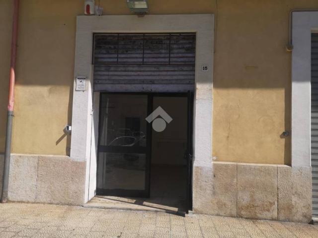 Locale Commerciale in affitto a Puglia, Foggia