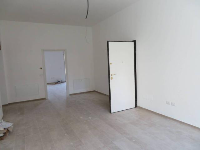 Locale Commerciale in affitto a Puglia, Foggia