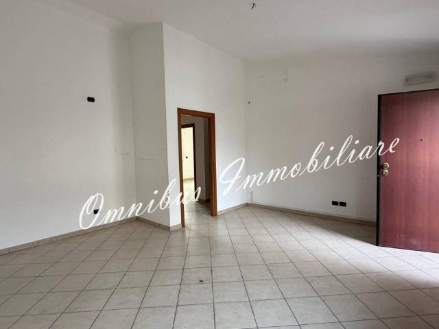 Locale Commerciale in affitto a Puglia, Foggia