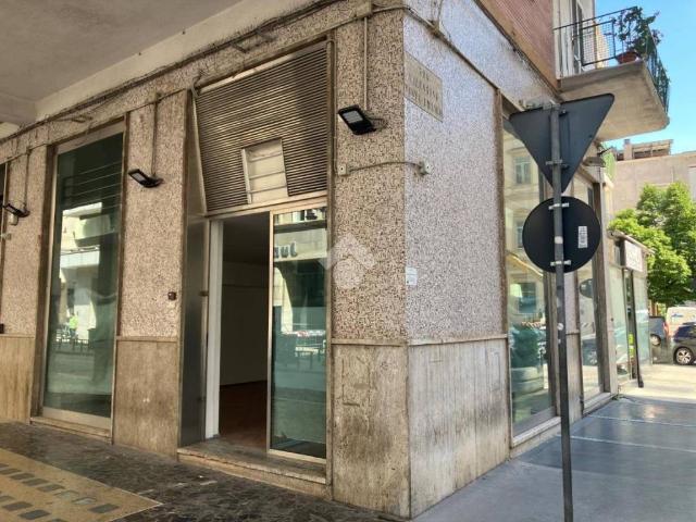 Locale Commerciale in affitto a Puglia, Foggia