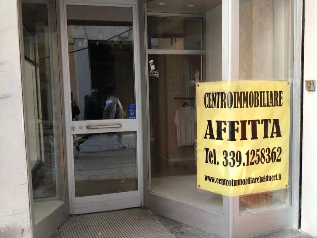 Locale Commerciale in affitto a Foligno, Umbria