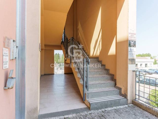 Locale Commerciale in affitto a Foligno, Umbria