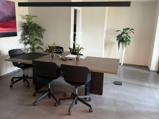 Locale Commerciale in affitto a Foligno, Umbria