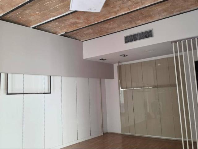 Locale Commerciale in affitto a Foligno, Umbria