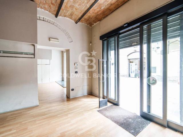 Locale Commerciale in affitto a Foligno, Umbria