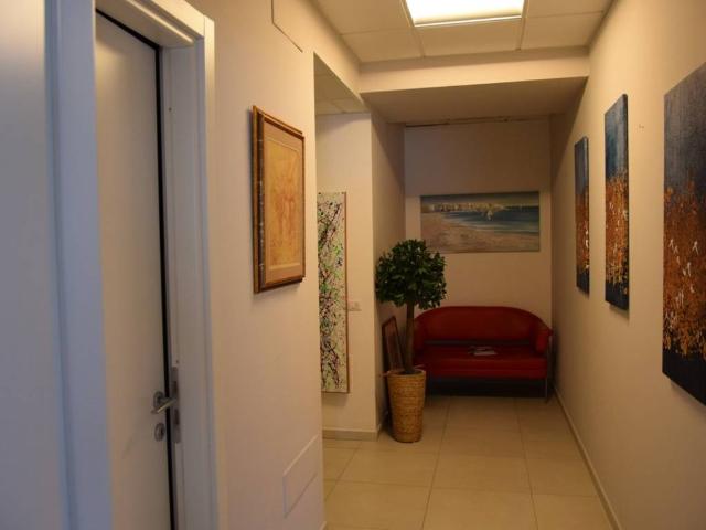 Locale Commerciale in affitto a Foligno, Umbria
