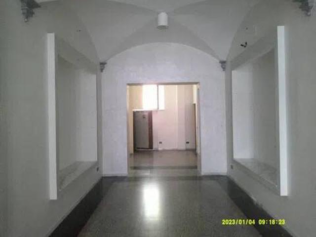 Locale Commerciale in affitto a Porta Vescovo, Salto Di Fondi