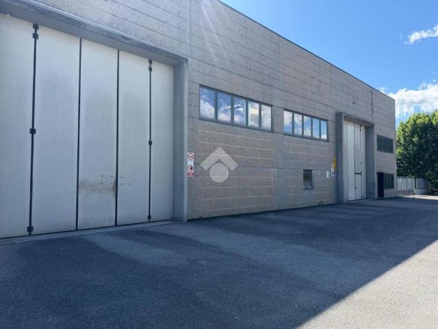 Locale Commerciale in affitto a Fontanafredda, Friuli-Venezia Giulia