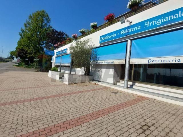Locale Commerciale in affitto a Fontanellato, Reggio Emilia