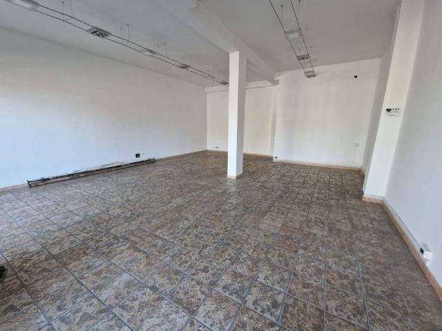 Locale Commerciale in affitto a Valle dei Corsi, Fonte Nuova