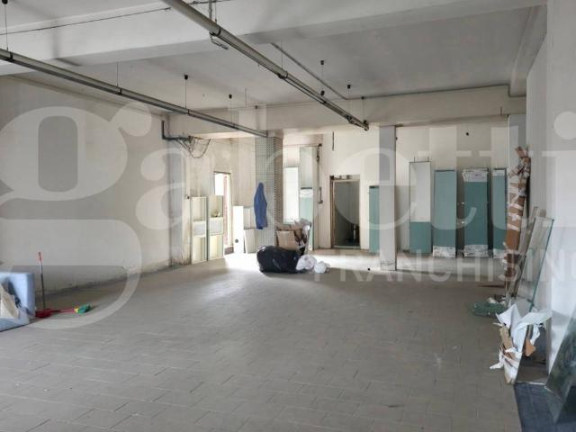 Locale Commerciale in affitto a Guidonia Montecelio, Roma Capitale