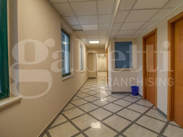 Locale Commerciale in affitto a Quarto del Carnale, Roma Capitale