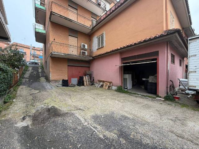 Locale Commerciale in affitto a Tor Lupara, Roma Capitale