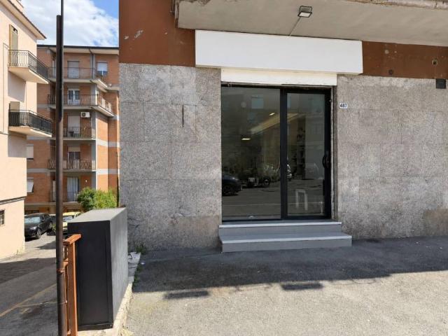 Locale Commerciale in affitto a Tor Lupara, Roma Capitale
