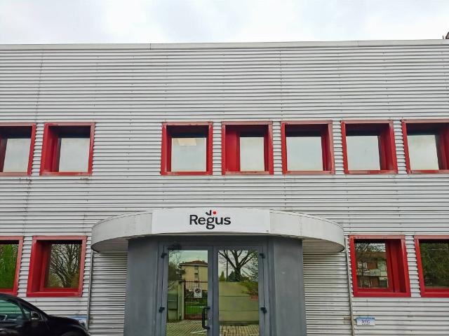 Locale Commerciale in affitto a Unione di Comuni della Romagna Forlivese, Quattro