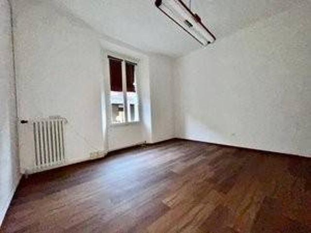 Locale Commerciale in affitto a Unione di Comuni della Romagna Forlivese, Quattro