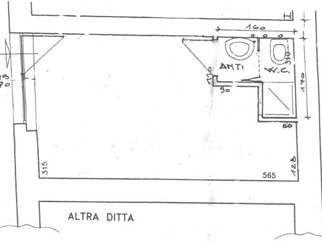 Locale Commerciale in affitto a Unione di Comuni della Romagna Forlivese, Quattro