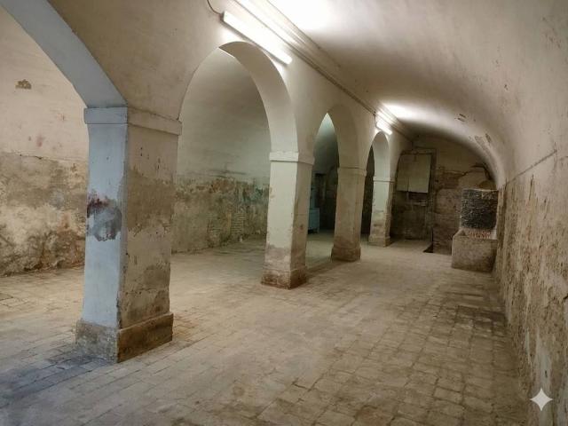 Locale Commerciale in affitto a Unione di Comuni della Romagna Forlivese, Quattro