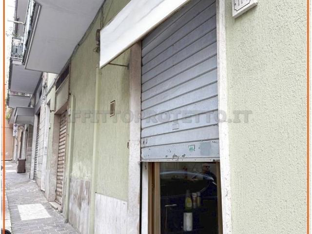 Locale Commerciale in affitto a Formia, Lazio