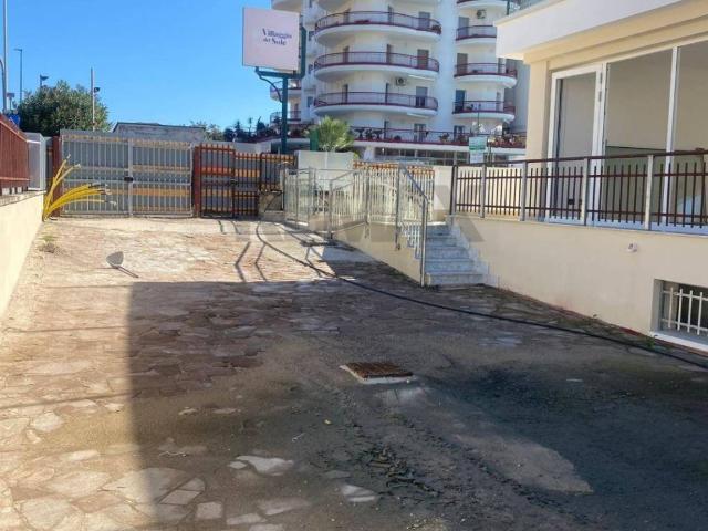 Locale Commerciale in affitto a Formia, Lazio